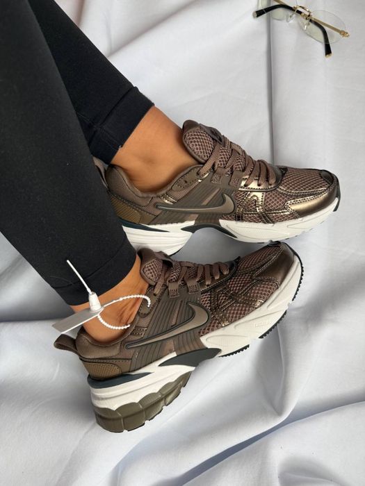 Жіночі кросівки Nike V2K Runtekk White Mink Brown 36-41 найк рантек