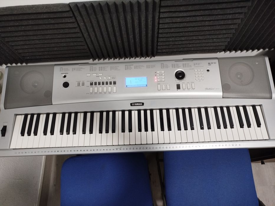 Piano Yamaha DGX 220
