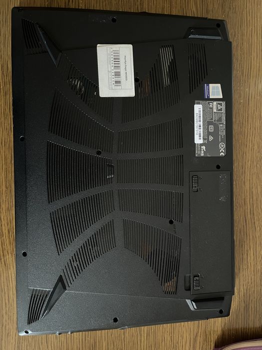 Ігровий ноутбук Sager RTX 2060 (6 ГБ) i7-10875H (8 ядер, до 5,1 ГГц)