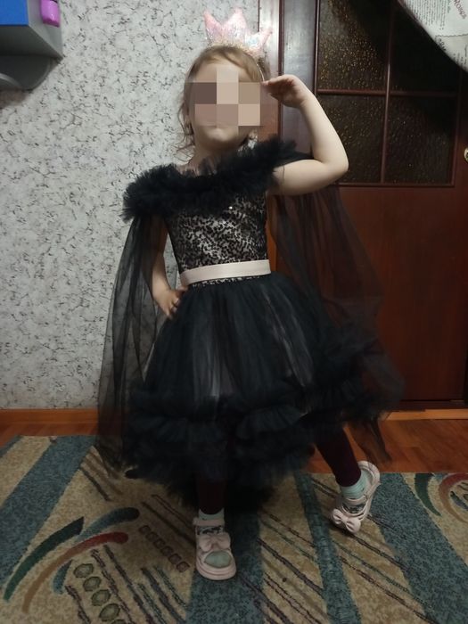 Випускна сукня ( карнавальна)