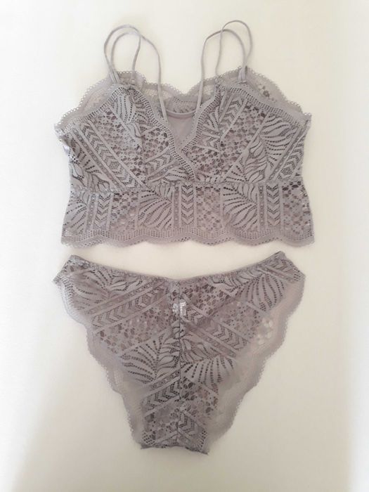 Stringi. Braletka. Bielizna damska. Super cena. Wybór koloru. Nowe.