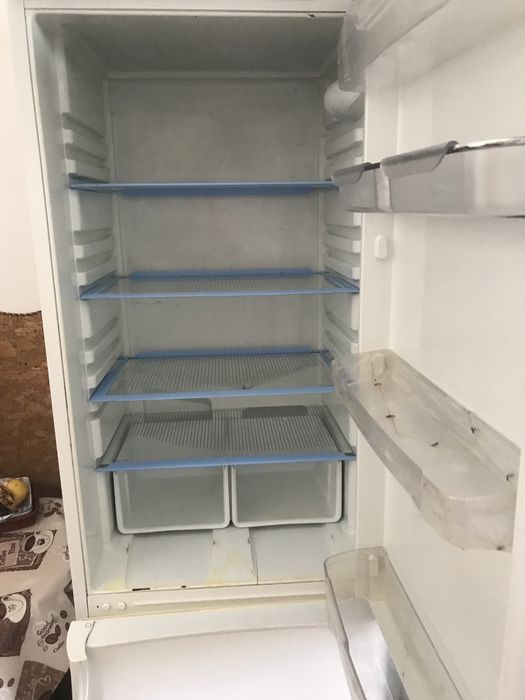 Холодильник Indesit