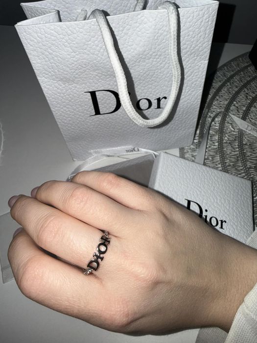 Srebrny pierścionek Dior