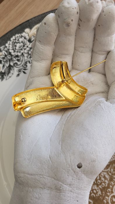 Broszka vintage, Monet