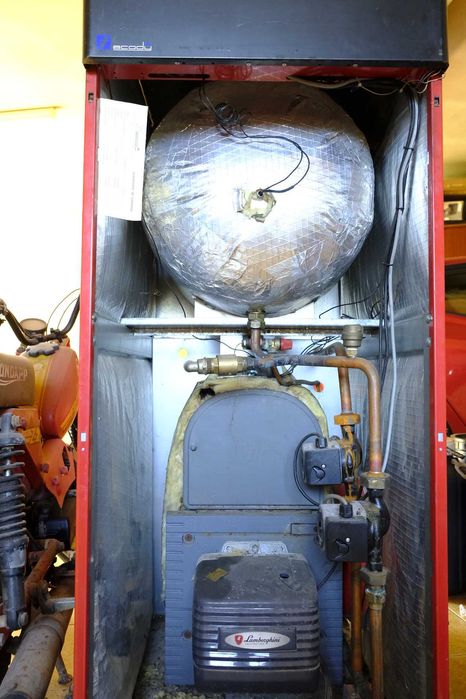 Caldeira a gasóleo marca Lamborghini