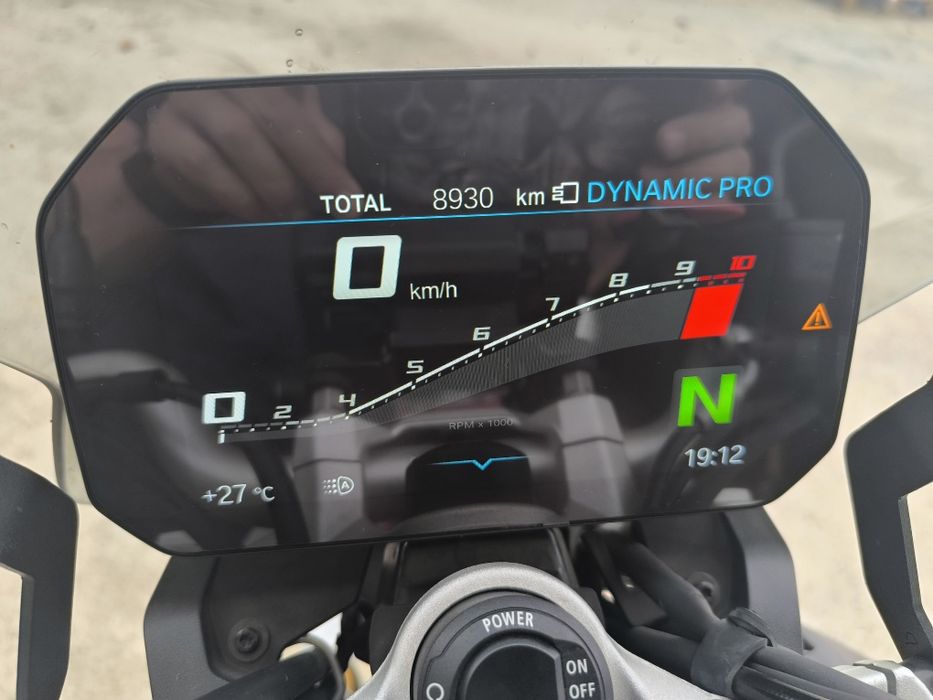BMW F900R 8000km
