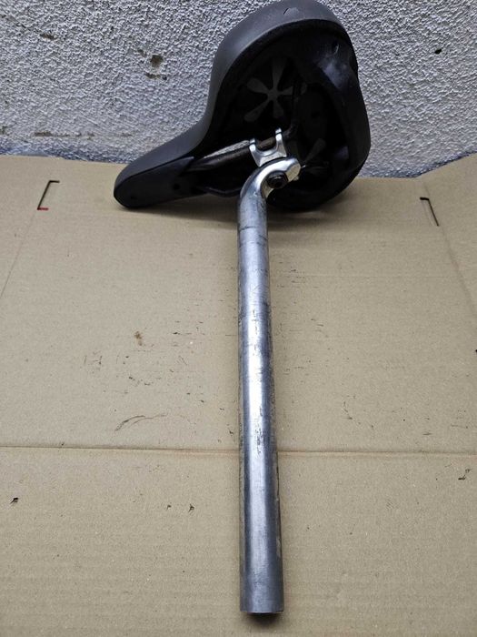 Guiador e outro, diverso material de bicicleta