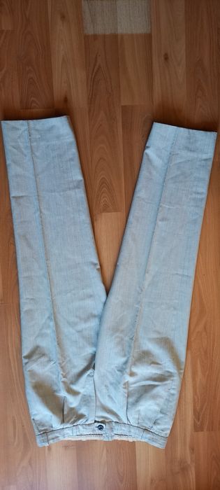 Spodnie klasyczne jasne