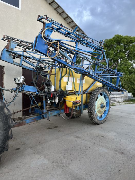Opryskiwacz caruelle 3000l  24m komputer
