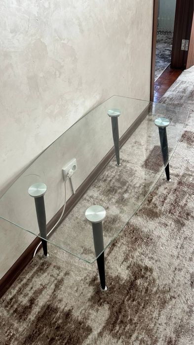 Журнальний столик