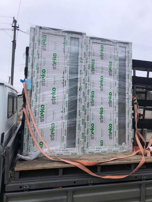 Продаємо металопластикові вікна та двері. Купити вікна Вараш