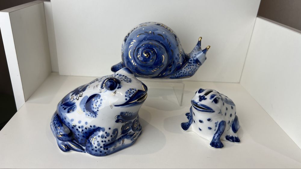 Копилка свинья.  .гжель(15на 11)