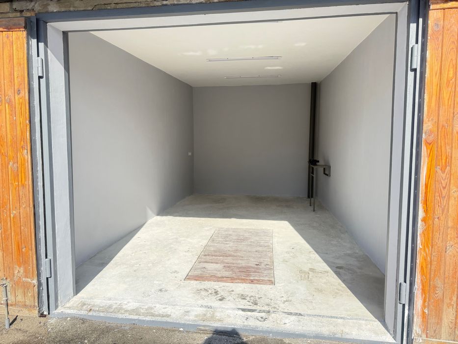 Гараж з цегли ,Братиславська, 52