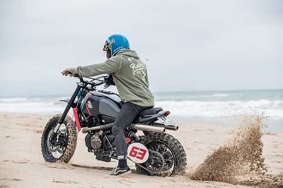 Yamaha XSR700 - the orbiter!