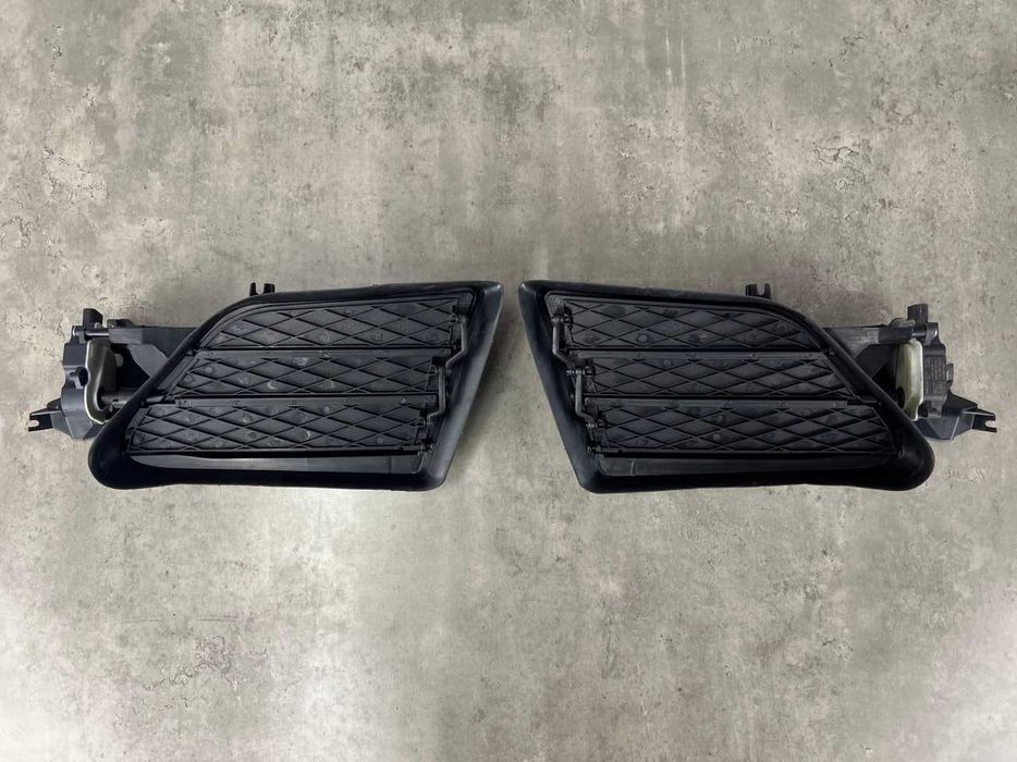 Повітрозабірник ( малий з моторчиком ) - Tesla Model S  / 1058007-00-J