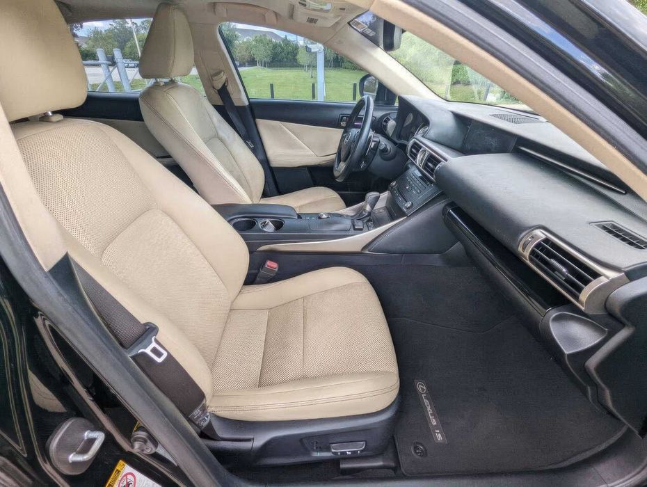 Lexus IS 350      2015