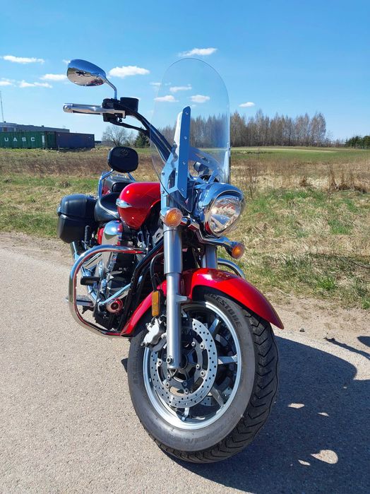 Super motocykl Yamaha XVS 1300