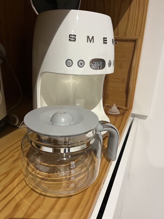 Cafeteira Smeg Branca