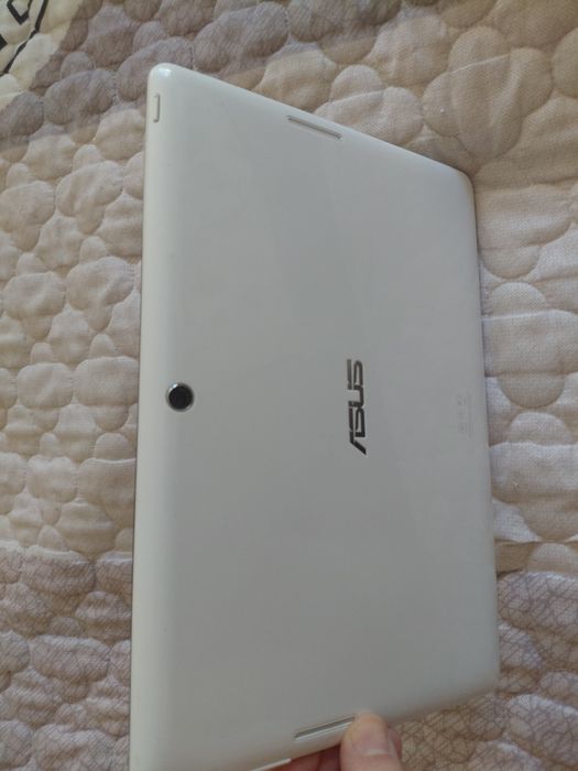 Asus MeMO Pad Smart 10 (ME301T) — это 10.1-дюймовый Android-планшет