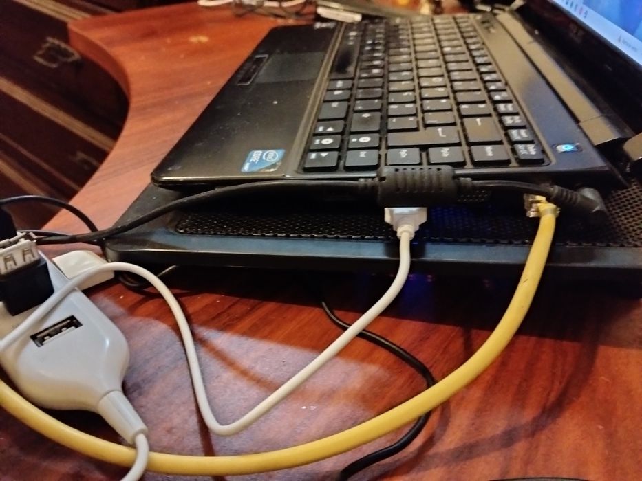 Netbook ASUS 14polgs i3 de CPU