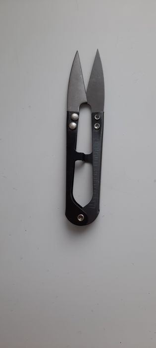 U- образные ножницы.