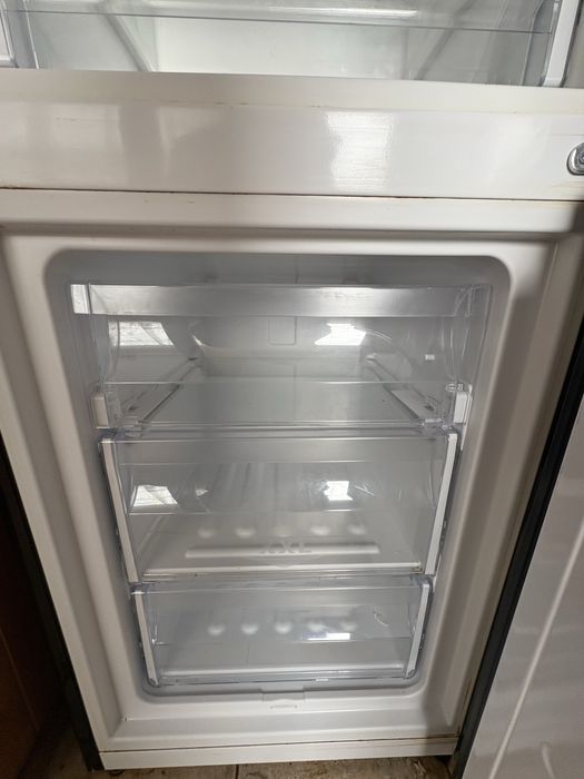 Lodowka indesit czarna no frost