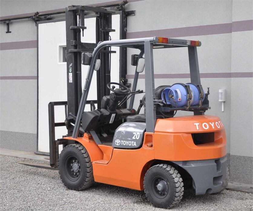 Wózek widłowy Toyota 7FG20 2T Manual Pompowane Opony Udt