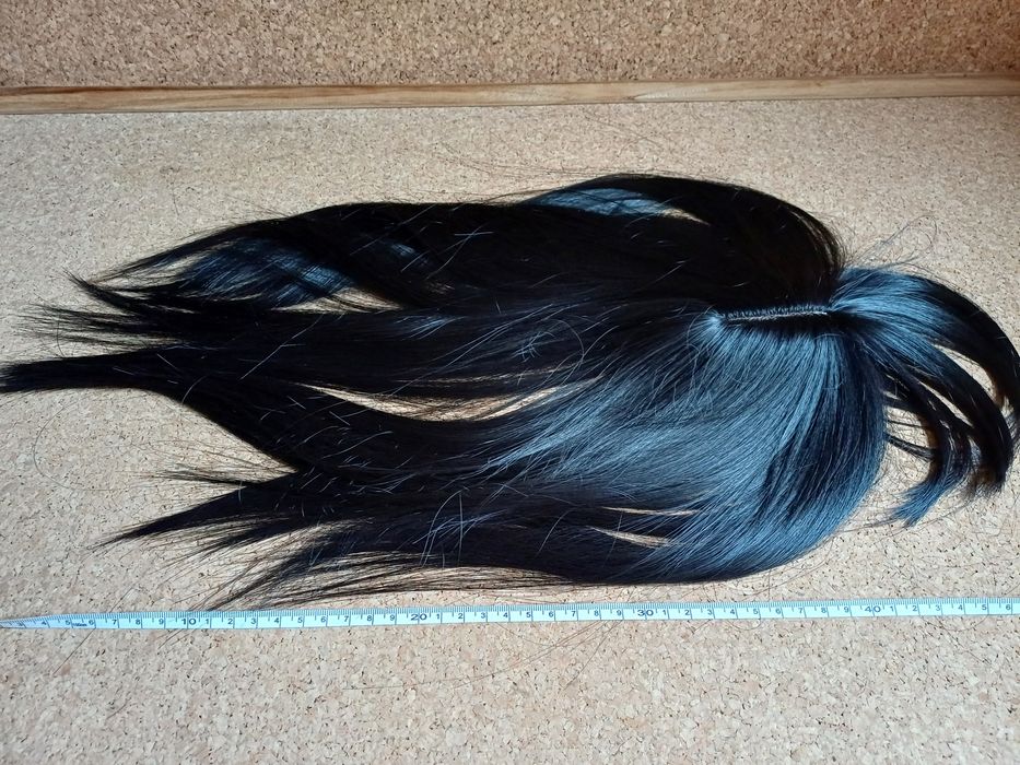 Extensão / topper de cabelo.
Cerca de 35 cm.
Sintético natural.