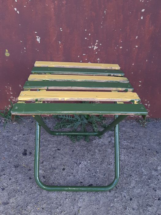 Продам Стульчик металлический