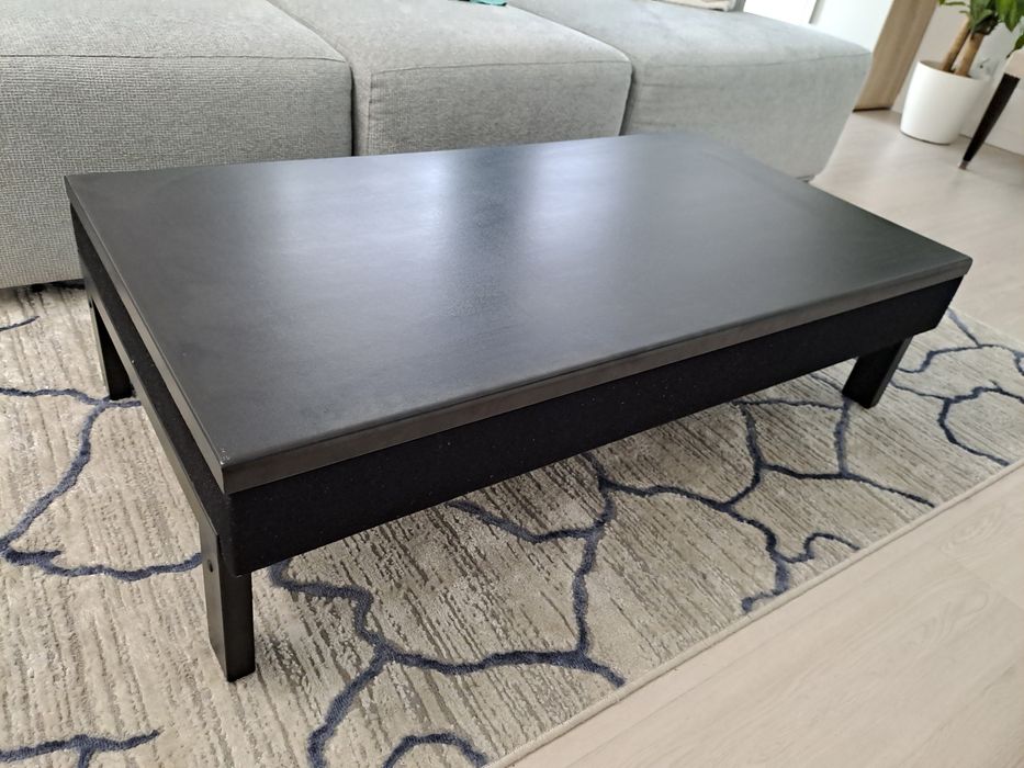 Mesa de sala elegante e resistente como nova