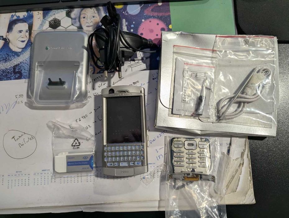 Sony Ericsson P990i