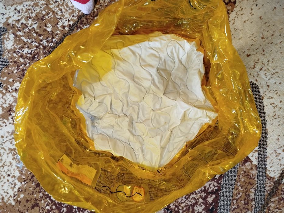 Басейн, плавзасоби для дітей в гарному стані