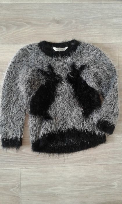 Свитер на девочку 4-5 лет 250 грн