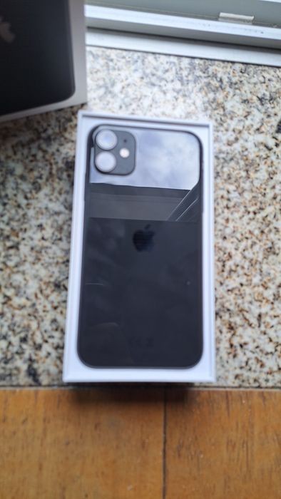iPhone 11 64GB Preto c/ Caixa completa