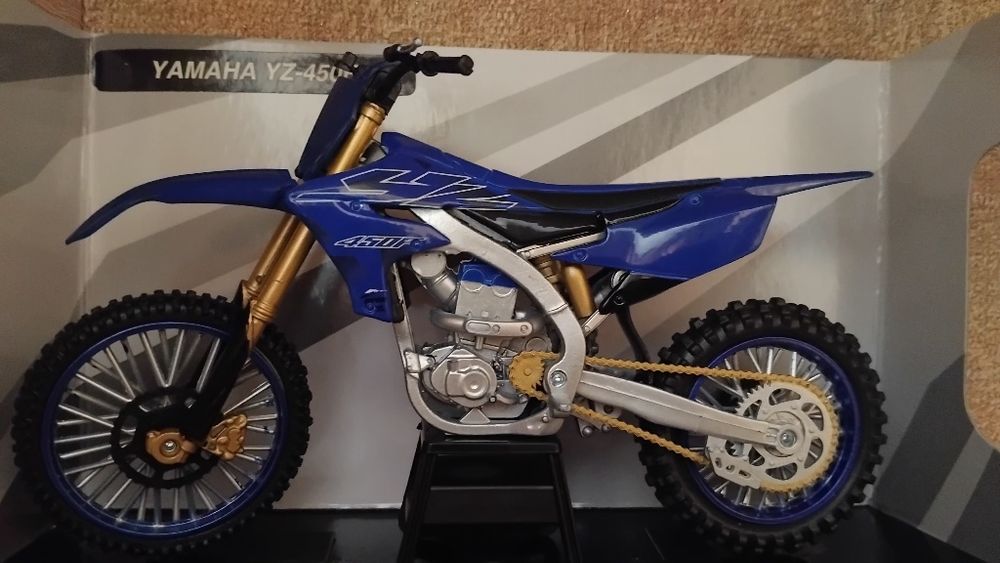 Модель Yamaha yz450f 1:12 New-Ray toys