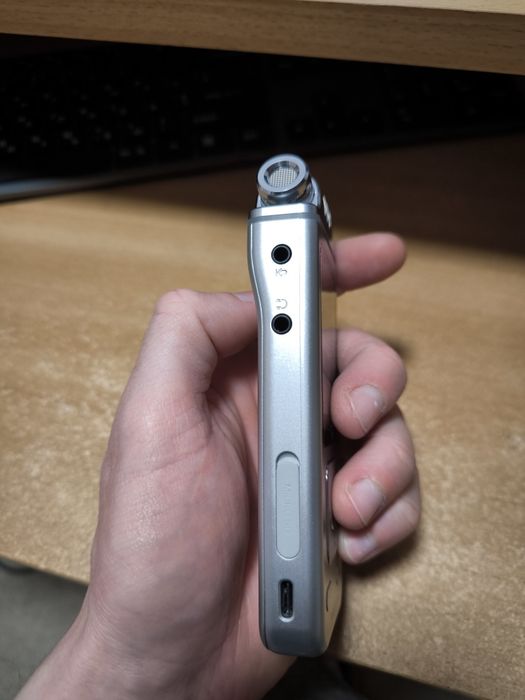 Цифровий диктофон Philips DVT-4110