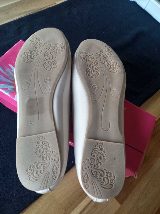 Baleriny jasnobeżowe rozmiar 40