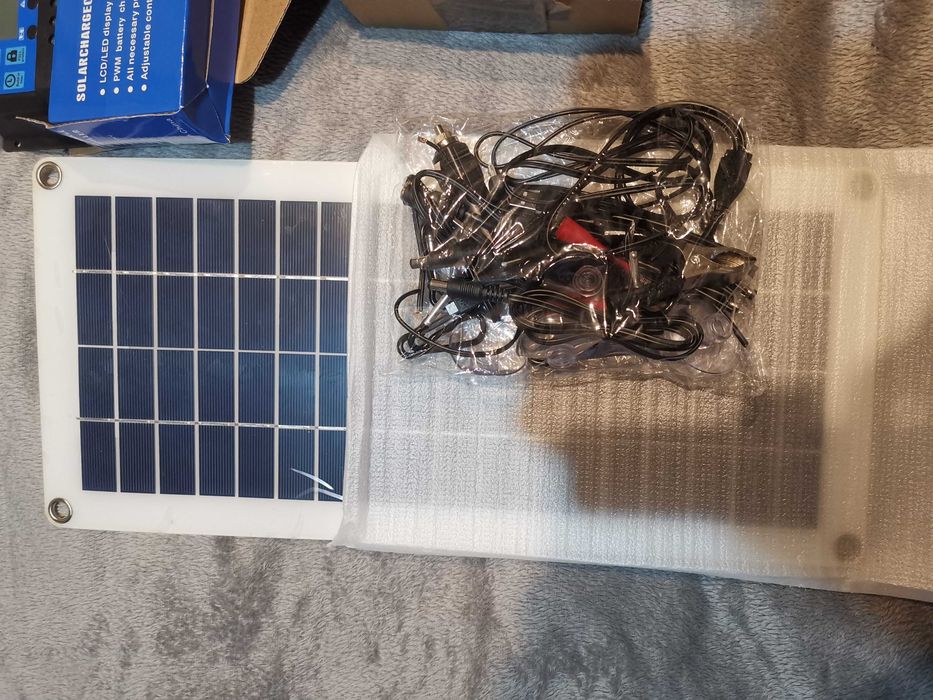 Zestaw solarny do kampera, przyczepy, namiotu i domu letniskowego.