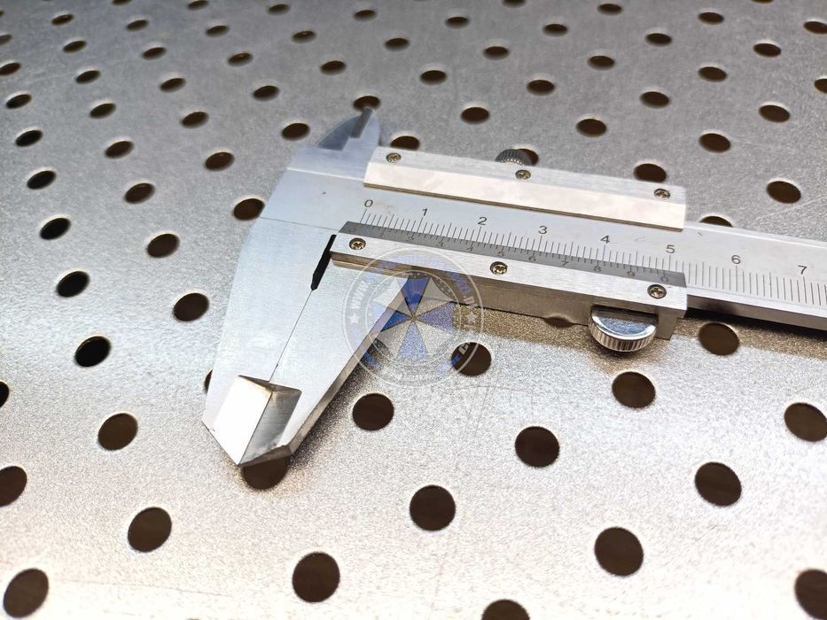 Suwmiarka inox 0-150mm + Etui  suwmiarka 150mm