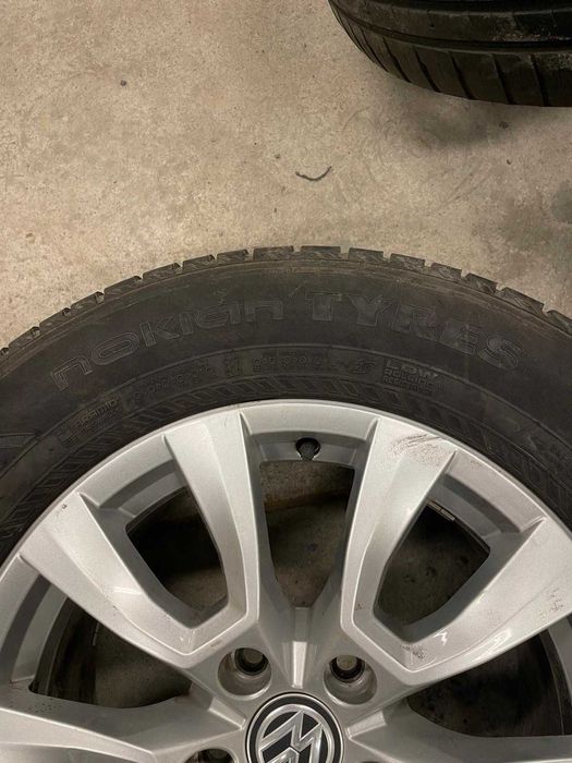 AMAROK VW , VW T5/T6 - 2020r doskonały stan 245/65/R17 - 5x120 rozstaw