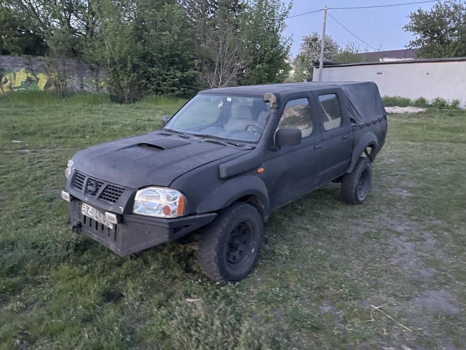 Нісан пікап 2.5 диз для ЗСУ в Украіні цілий