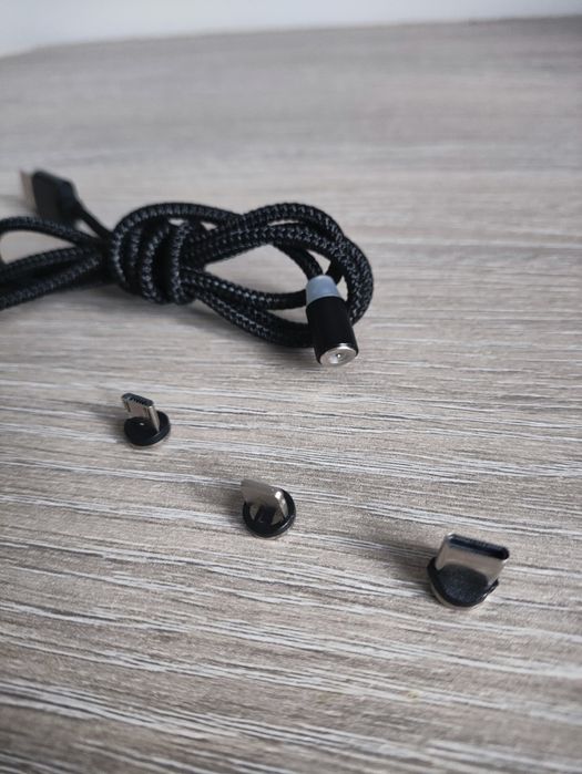 Kabel przewód magnetyczny 3 adaptery USB typ C Micro USB  iPhone