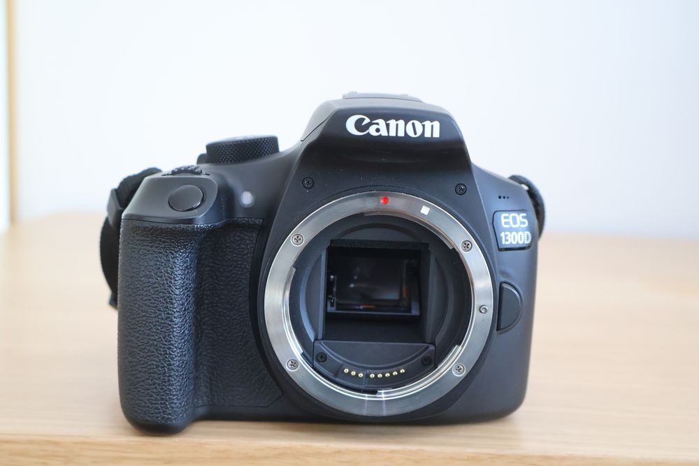 Canon EOS 1300D + EFS 18-55mm