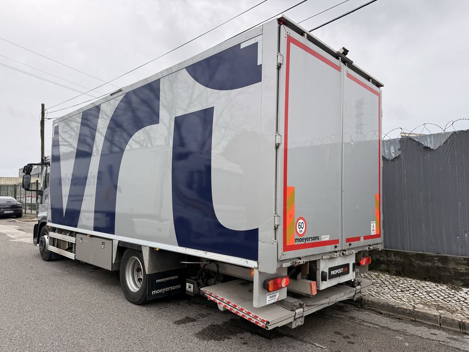 IVECO 15Ton 320cv 2016 COMO NOVA APENAS 71.000km ###OPORTUNIDADE###