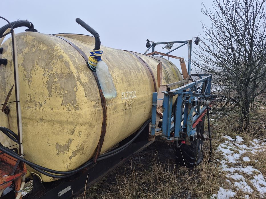 Оприскувач Вікторія-3000.