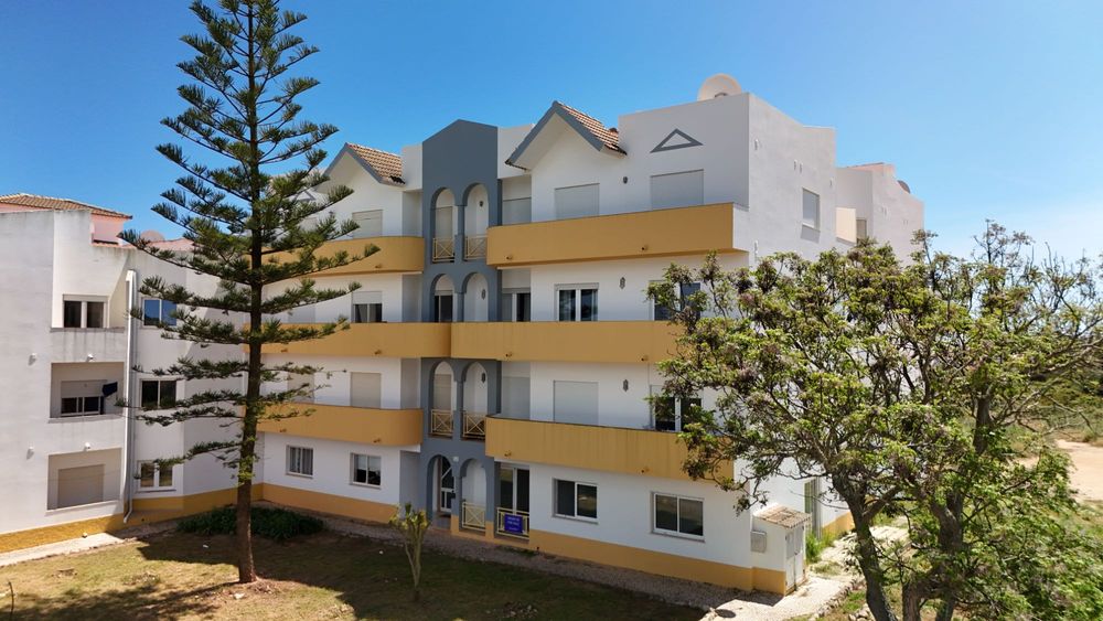 T3 Renovado a Estrear a 800m da Praia da Salema | 3 WCs