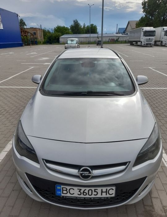 Продам opel astra j 2013 року