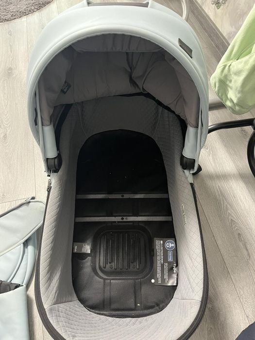 Продам коляскуПродам Anex e/type 2 в1. Люлька в хорошому стані.