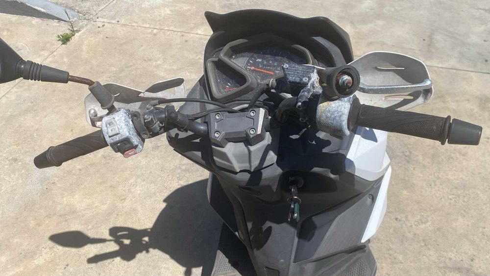 Vendo Scooter SYM JET 14