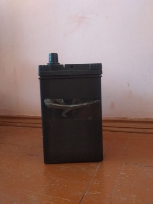 Продам аккумулятор на Азиатские и Японские автомобили,узкий.